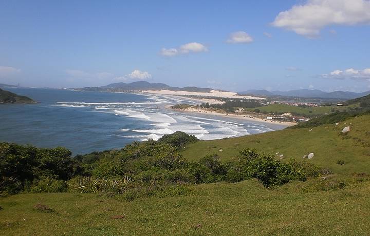 Praia da Vila é cenário de campeonatos de surf