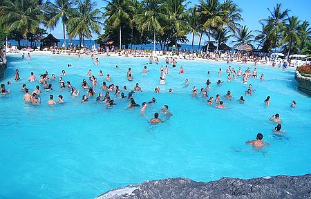 Primeiro grande parque aquático do Acre terá toboáguas radicais, rio lento  e até piscina de ondas