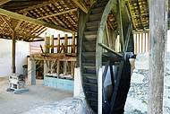 Fazenda Pau d'Alho preserva moinho e  aberta  visitao